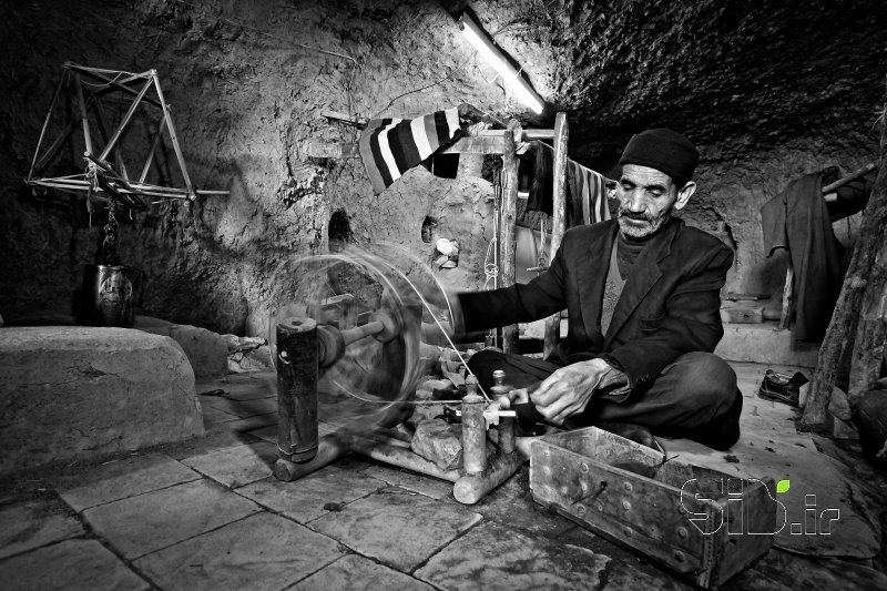 قاب عکس مدرن عبا باف پرتره اثر محمد رضا مومنی