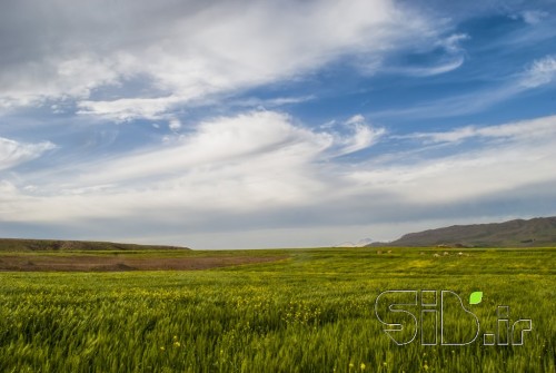 آسمان آبی ابری بهاری
