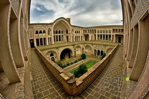 بدون عنوان