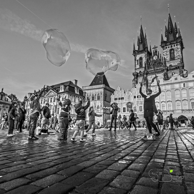 قاب عکس مدرن جادوگر مستند خیابانی/شهری اثر فرید ثانی