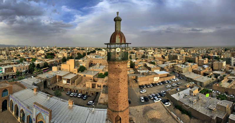 قاب عکس مدرن بر فراز شهر معماری سنتی / آثار باستانی اثر هادی دهقان پور