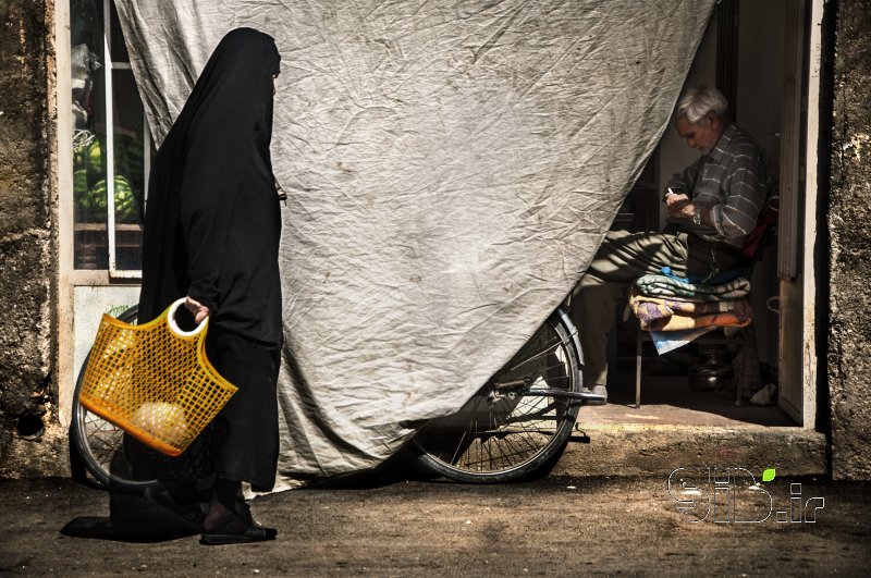 قاب عکس مدرن Grandmother  مستند انسانی  اثر سعید عرب زاده